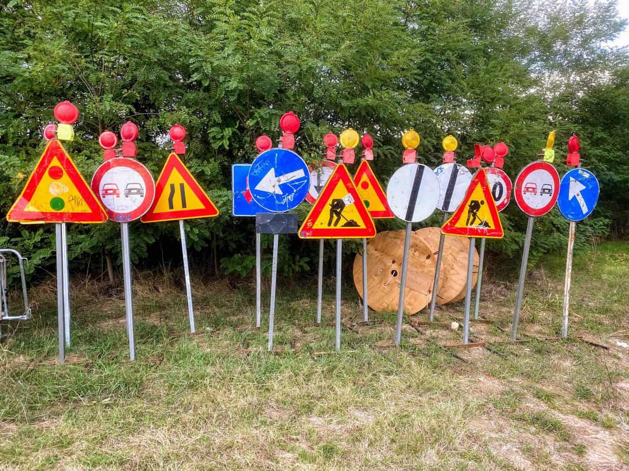 AI Revolutionizes Traffic Sign Management